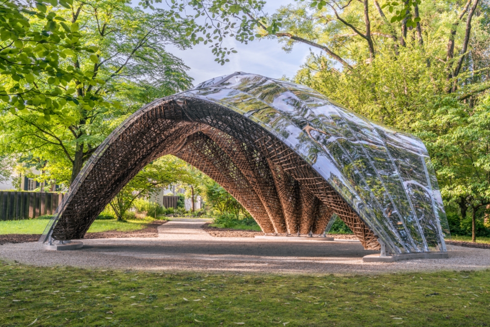 Der LivMats-Pavillon im botanischen Garten der Universität