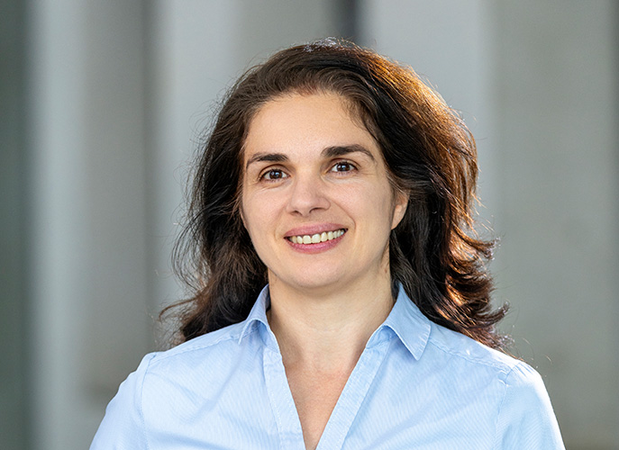 Portrait of Prof Dr Oana Cojocaru-Mirédin