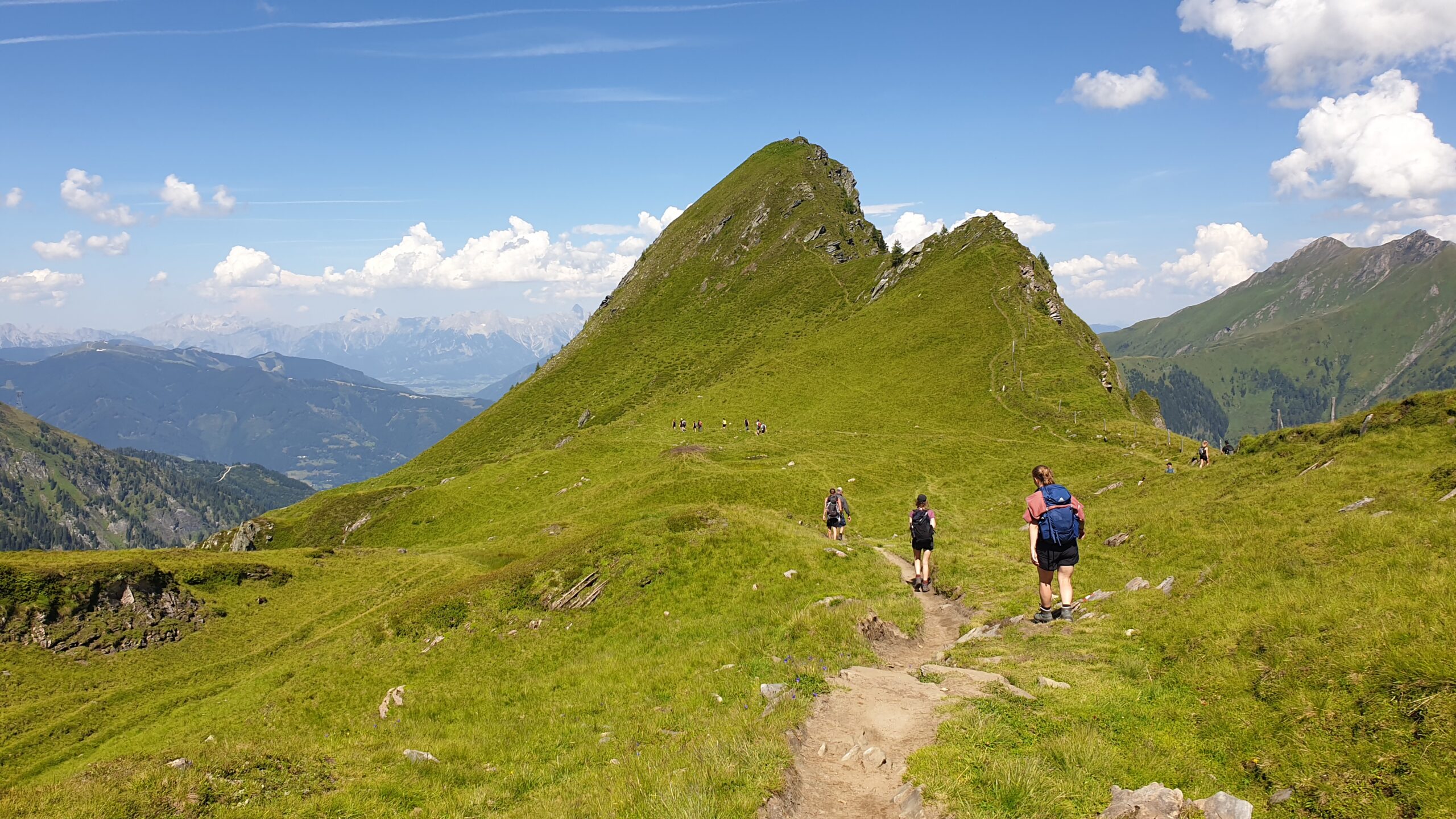 Exkursionsgruppe beim Wandern in den Hohen Tauern
