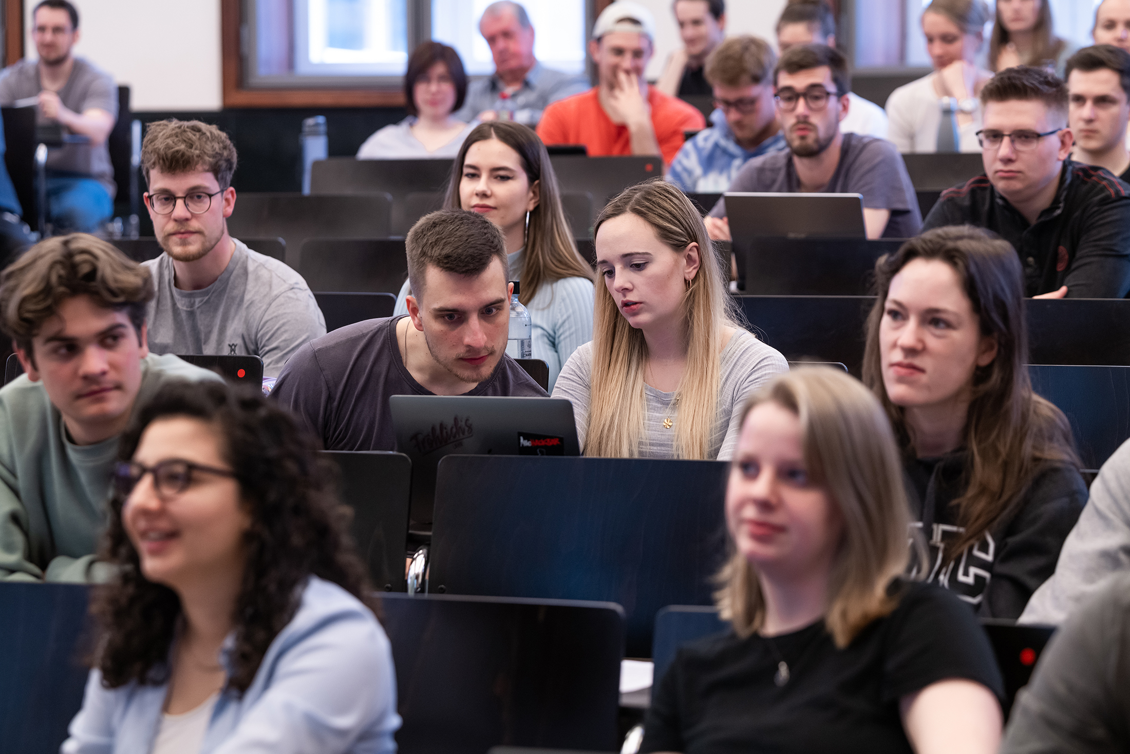 Studierende im Hörsaal