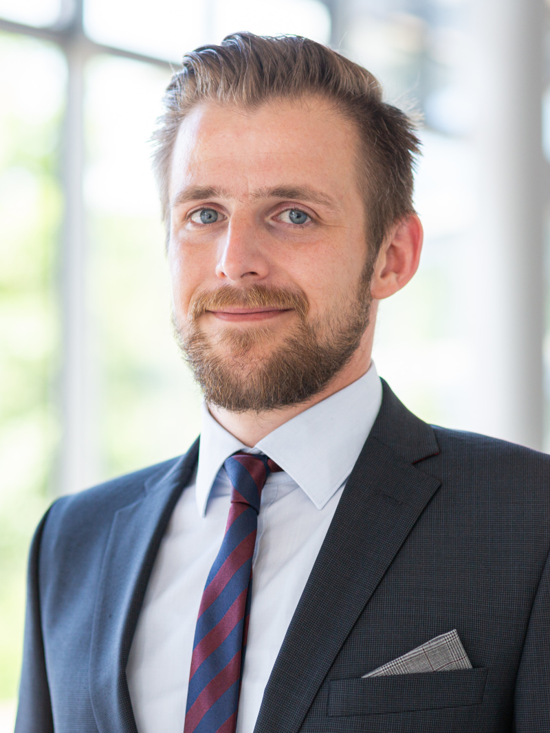 Prof. Dr. Marcus Bravidor