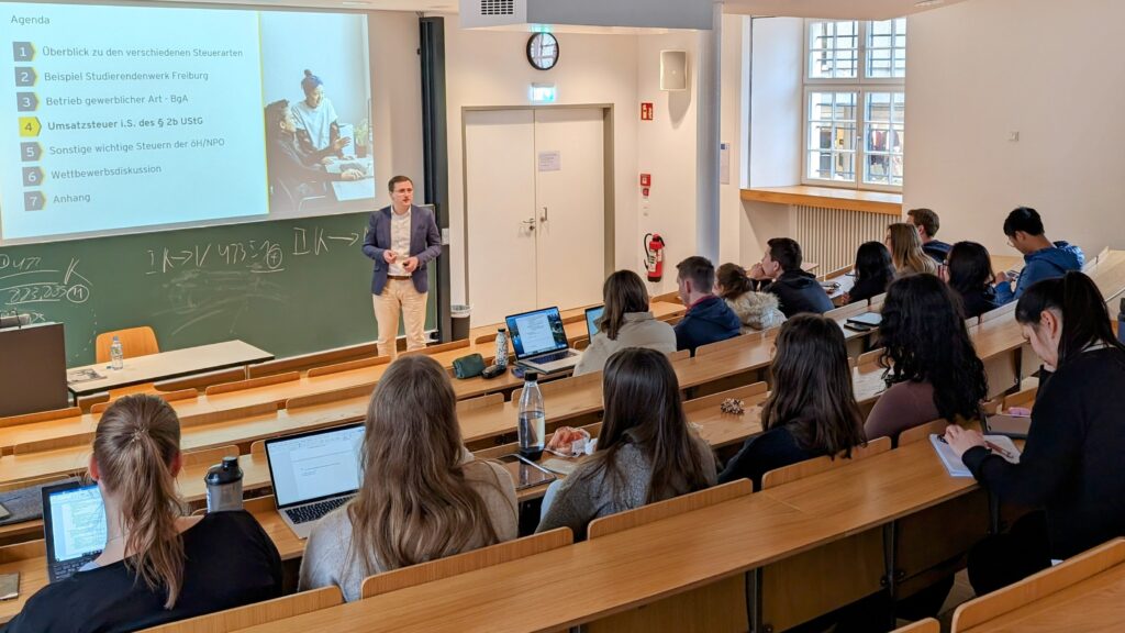 Blick in das Auditorium während des Gastvortrags
