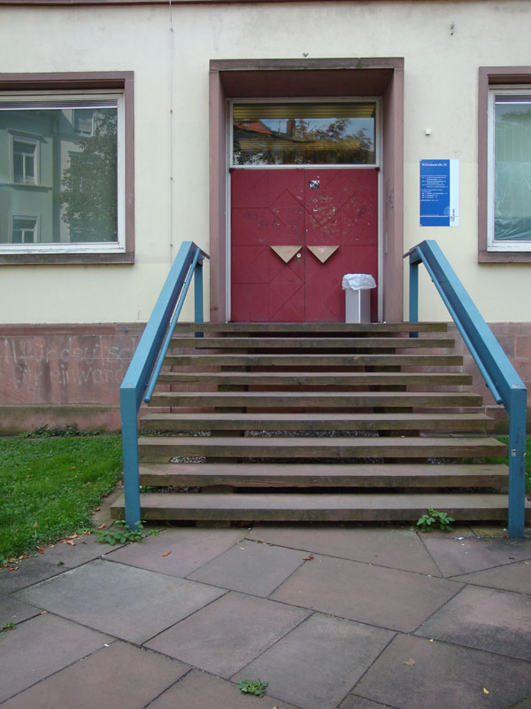 Eingang zum Gebäude in Der Wilhelmstraße 26