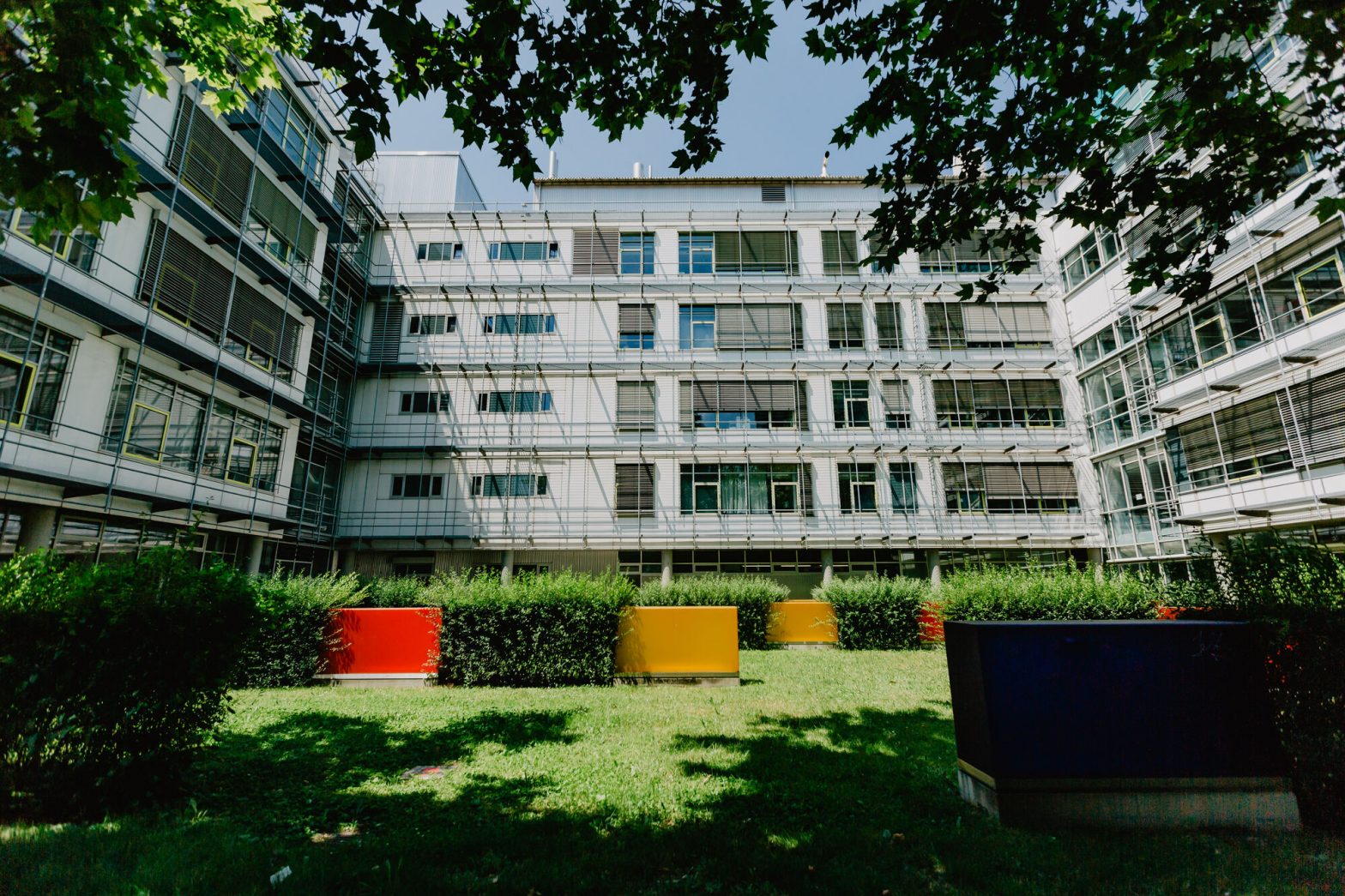 Aufnahme des Innenhofs der Stefan Meier Straße 17