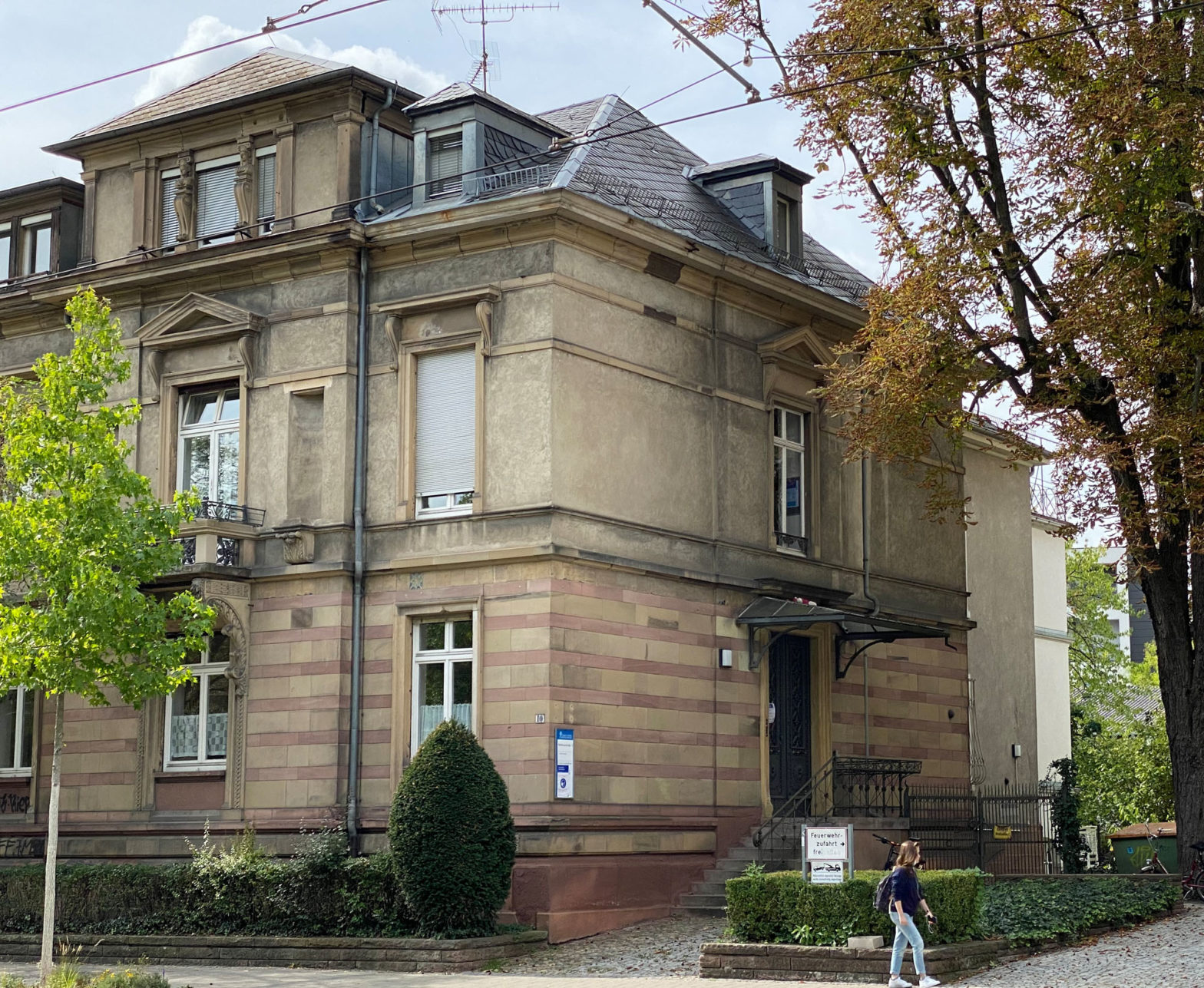 Das Universitätsgebäude in der Werthmannstraße 10