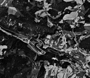 historisches Spionage-Satellitenbild von der Ravennaschlucht